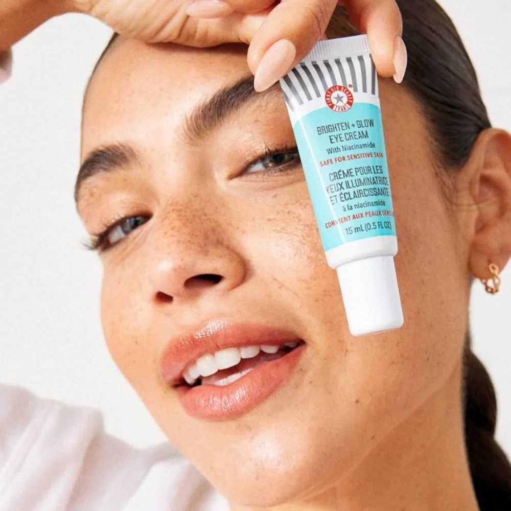 First Aid Beauty Brighten + Glow Eye Cream with Niacinamide - Picture 4 of 5